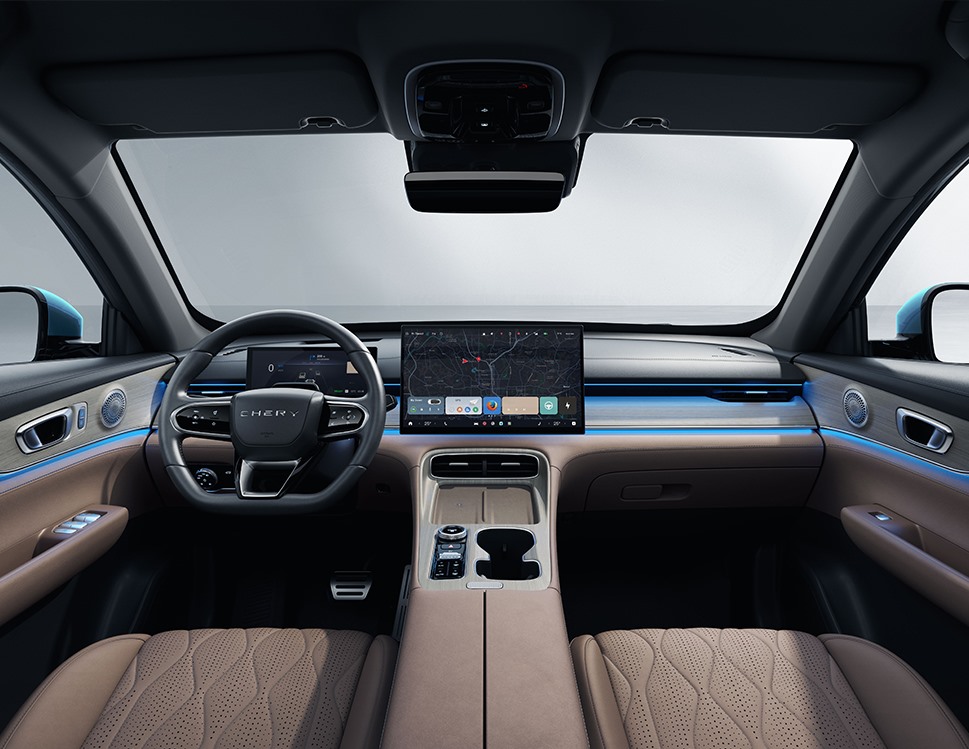CHERY Tiggo 8 - Interiér - Digitální kokpit a head-up displej